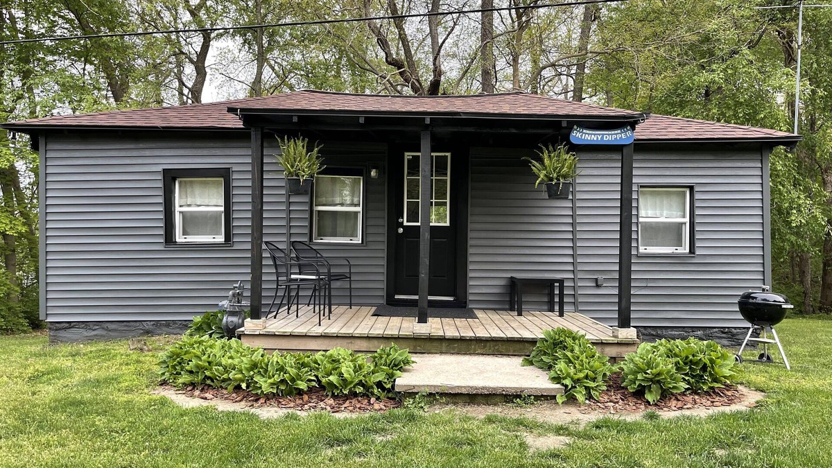 Three Rivers Cottage | Skinny Dipper Cottage - Lakefront on Semi-private Lake, Beach, Boats, Fun!