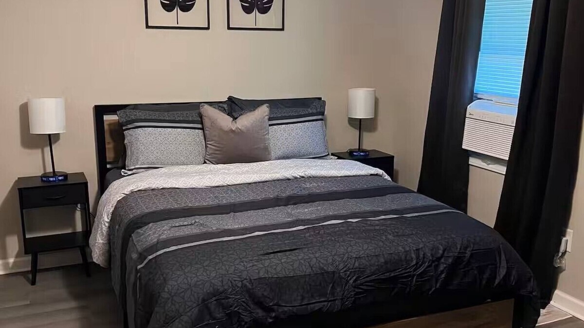 Rockingham Apartment | Skipper 1: Cozy 1-bedroom apartment with AC, WiFi in fabulous Rockingham