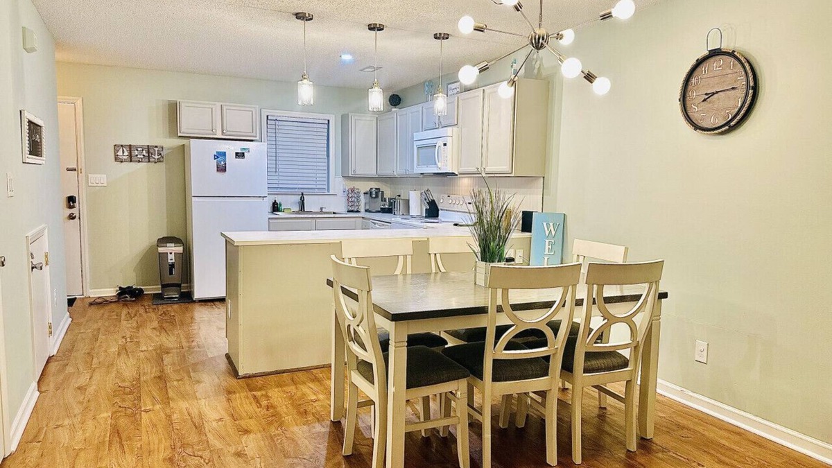 Peletier House | Skipping Stones ~ Silver Creek ~ Close to beaches!