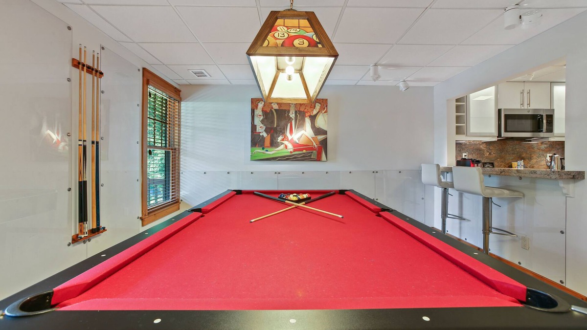 Tannersville House | SkiView Retreat: Luxury at Camelback Mountain w/Game Room and Community Pool