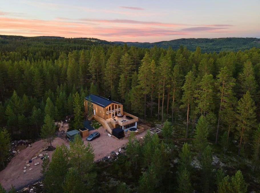Torsby Villa | Skogsslottet-Badstue og Spabad!