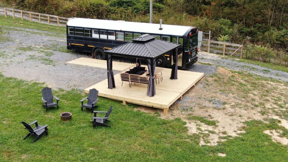 Elton House | Skoolie New River Gorge - Big Blue