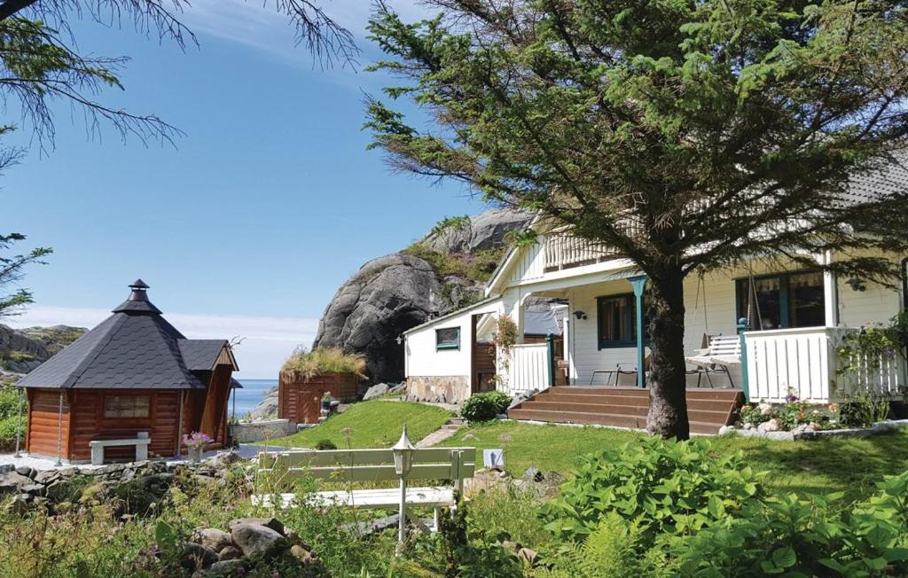 Karmoy House | Skudeneshavn 180 Fish Camp