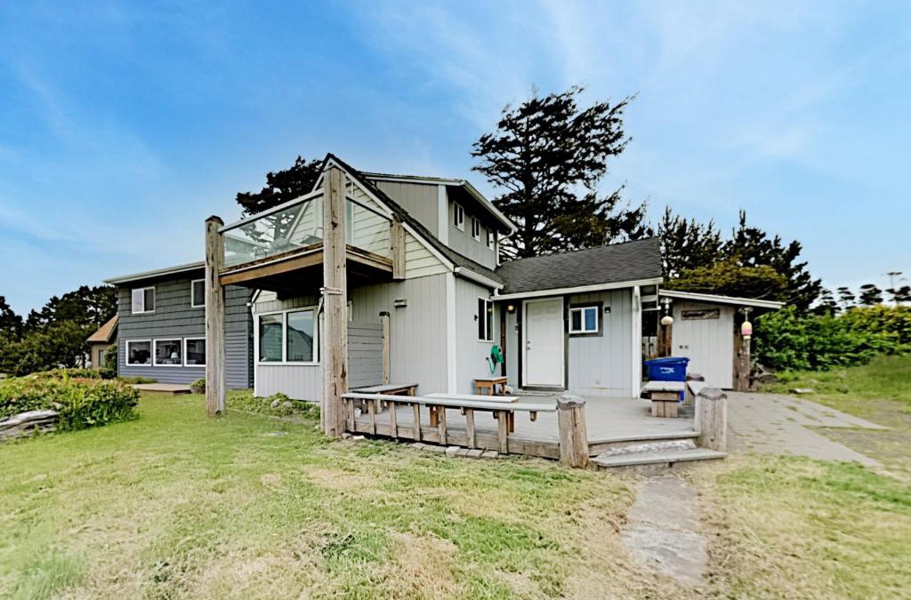 Lincoln Beach House | Skullishak Cabin