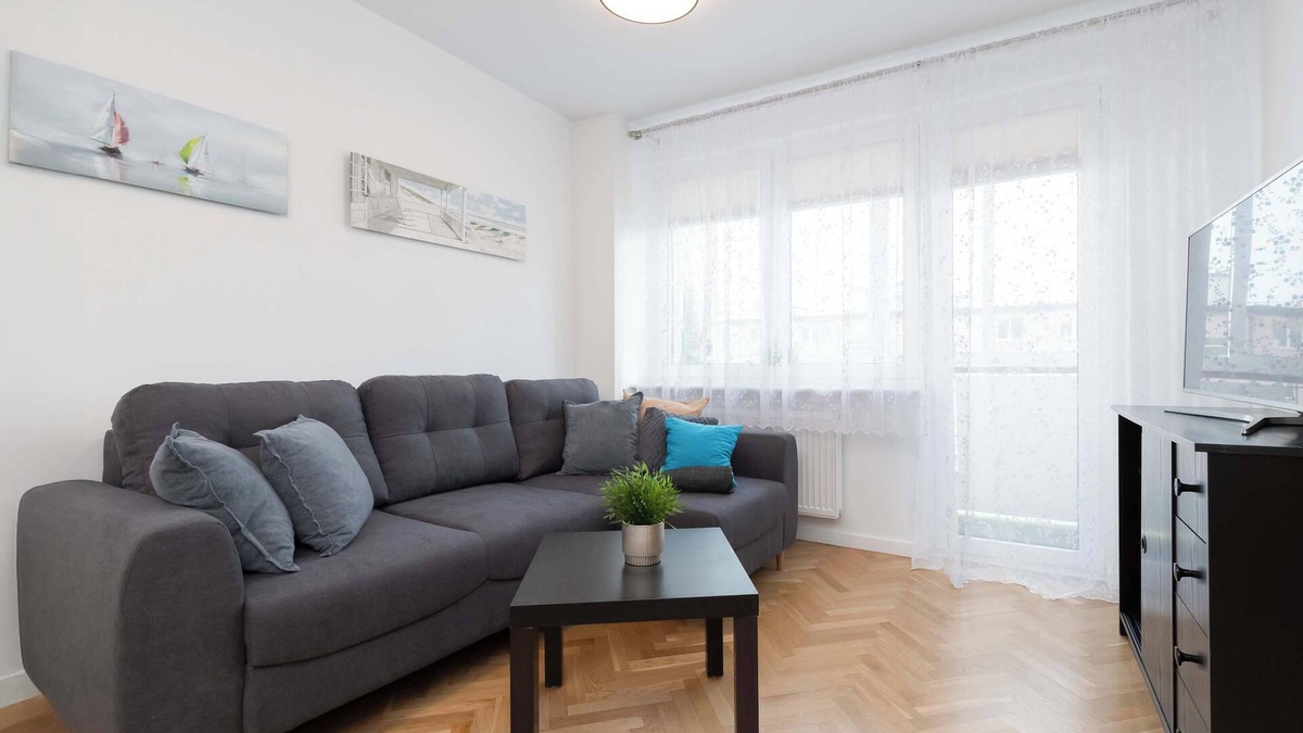 Srodmiescie Apartment | Skwer Kosciuszki 17-19 | Gdynia | Spacious Apartment | Next to the Sea | Balcony