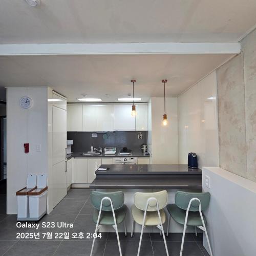 Haeundae Apartment | Sky and Ocean