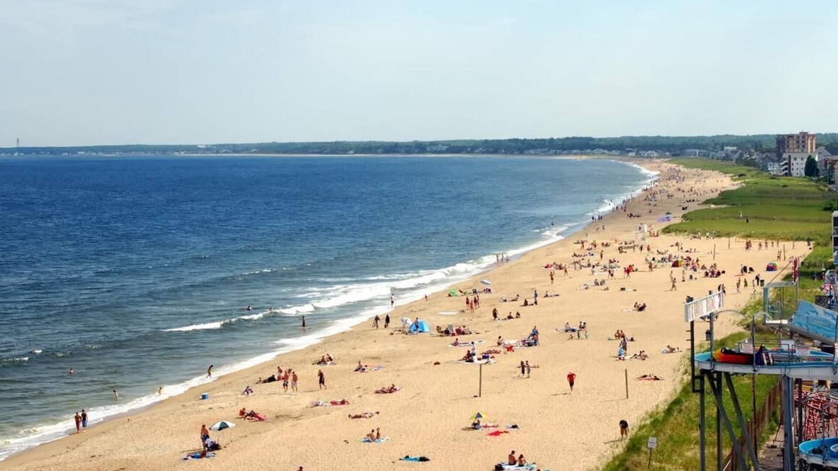 Old Orchard Beach Condo | Sky Deck Penthouse Condo, Walk to Beach and Pier
