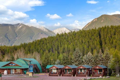 Coram Cabin | Sky Eco - Glacier General Store and Cabins