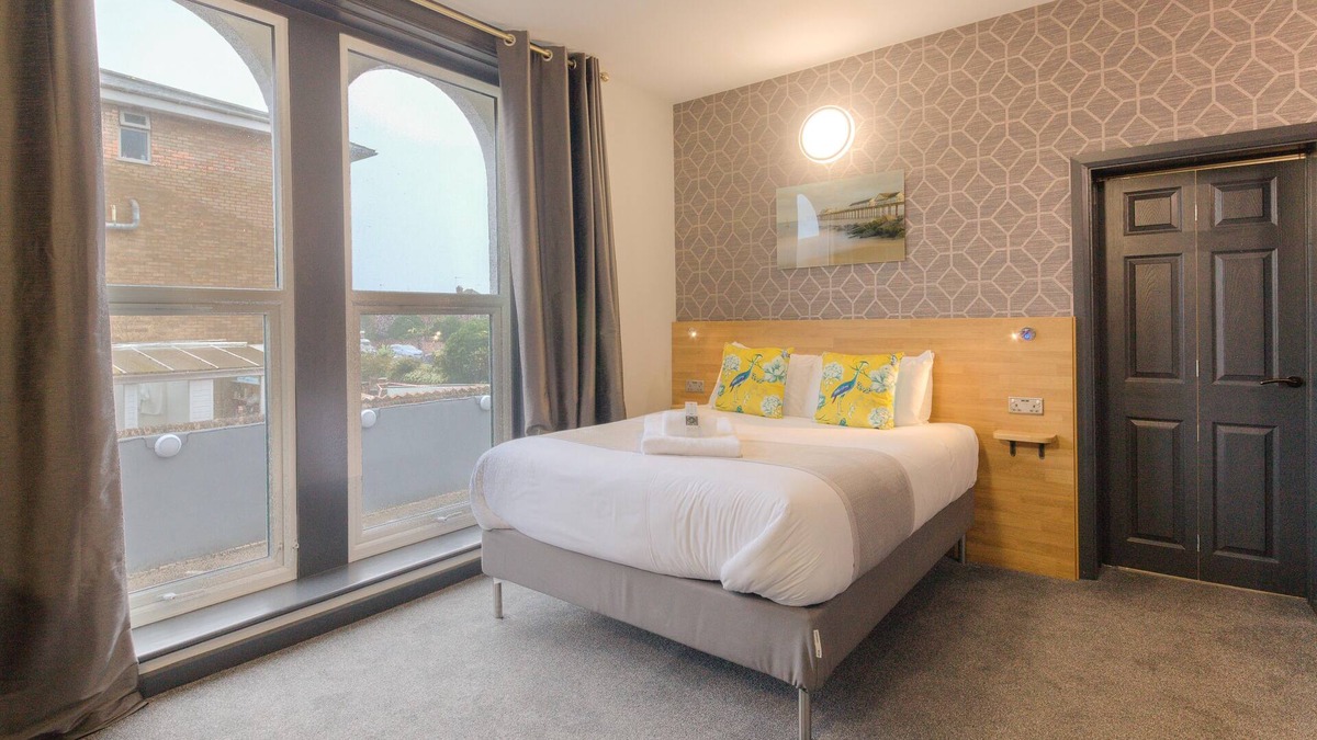 Great Yarmouth Apartment | Sky - Executive Studio
