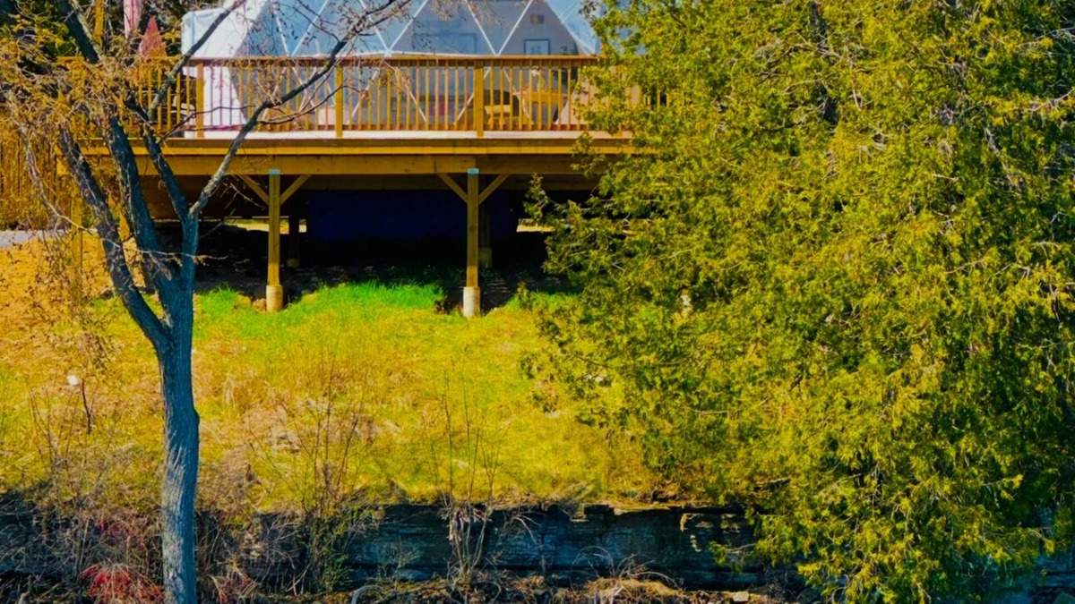 Stone Mills Cottage | Sky Geo Dome on the Lake