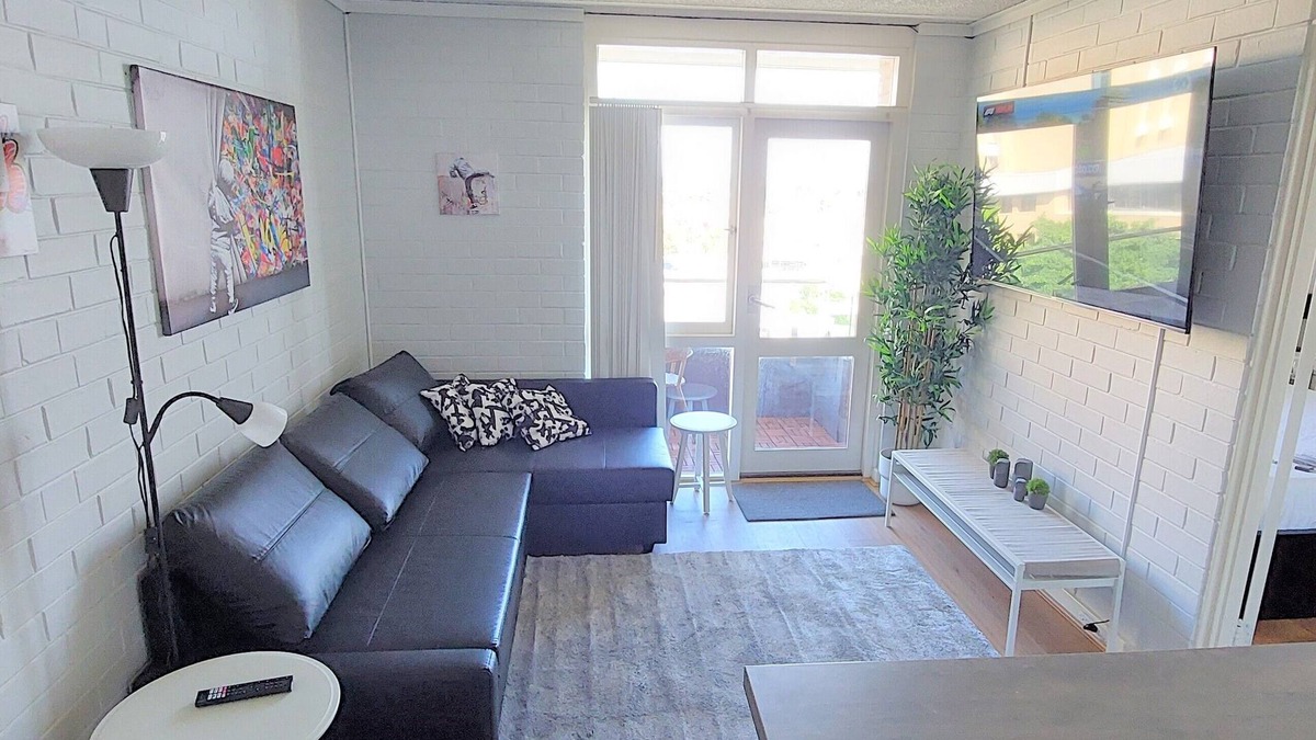 Fremantle Apartment | Sky High on Arundel Apartment - 4 minutes walk from the Fremantle Markets