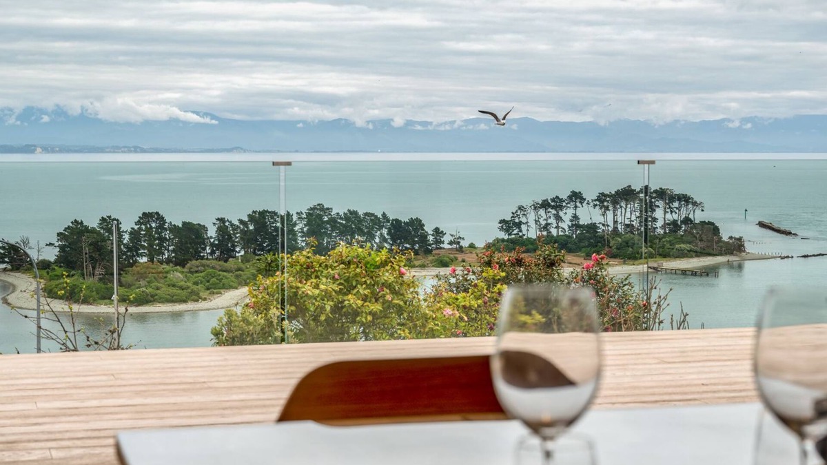 Britannia Heights House | Sky High Retreat a hidden gem that offers everything you can ask for