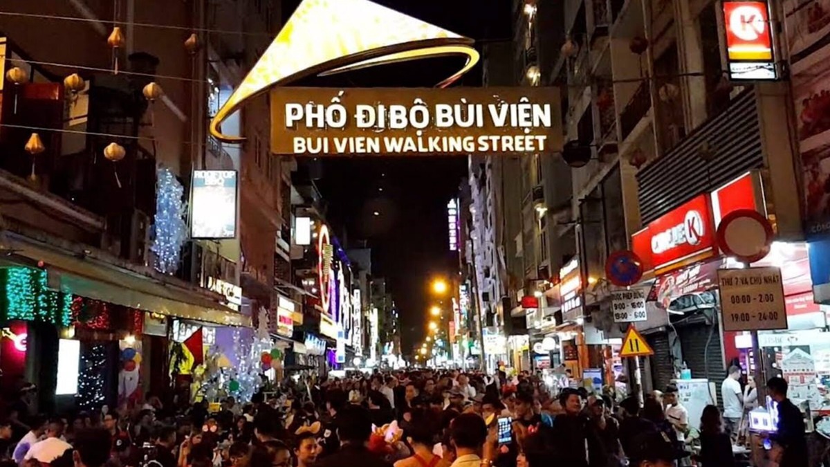 Downtown Ho Chi Minh City House | Sky House Homestay
