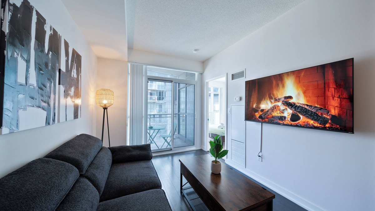 CityPlace Condo | Sky Living -Cozy Place with Lake and City Views