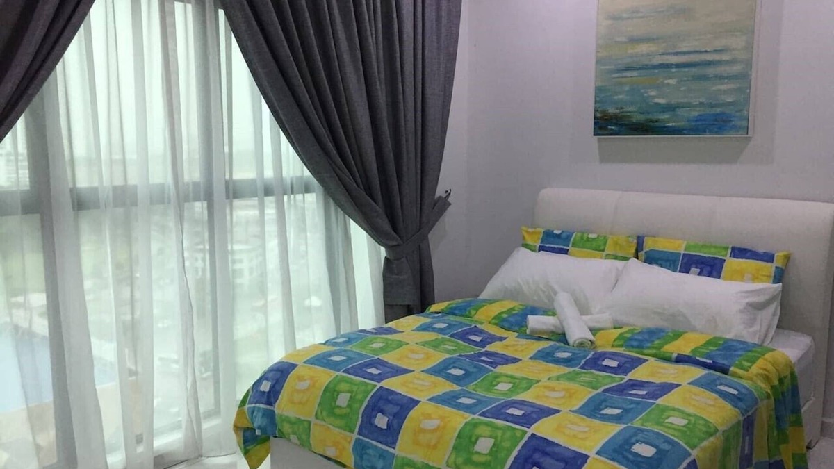 Bukit Indah Apartment | Sky Loft 6pax (WIFI) 13 @ JB City Homestay