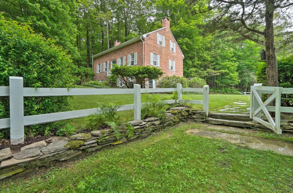 Salem House | Sky Parlor Farm on 480 Acres with Fire Pit!