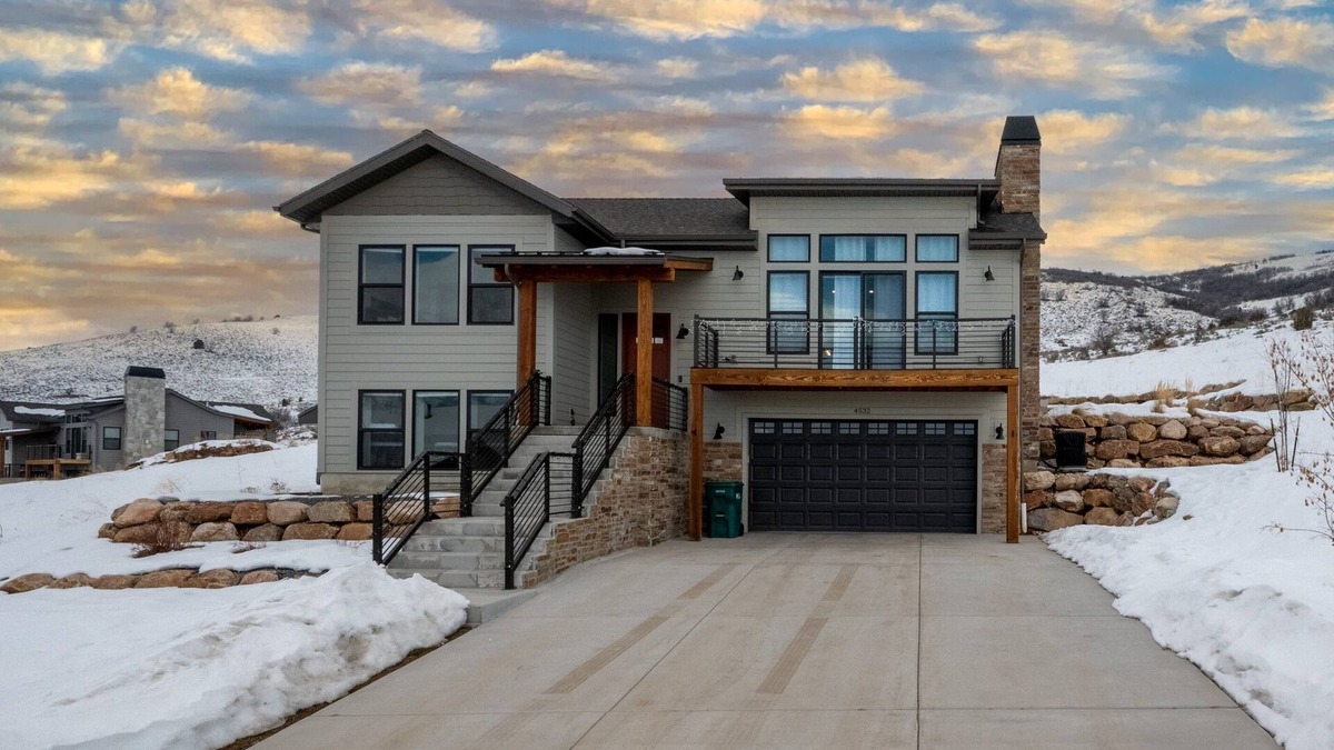 Wolf Creek House | Sky's Edge B7 | Hot Tub | Mtn Views | 2 LR's