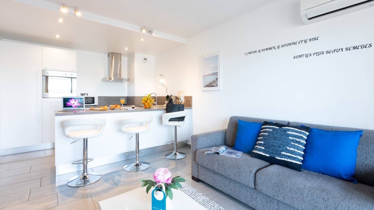 Juan-les-Pins Apartment | Sky View Terrace 7A - One Bedroom Apartment, Sleeps 4