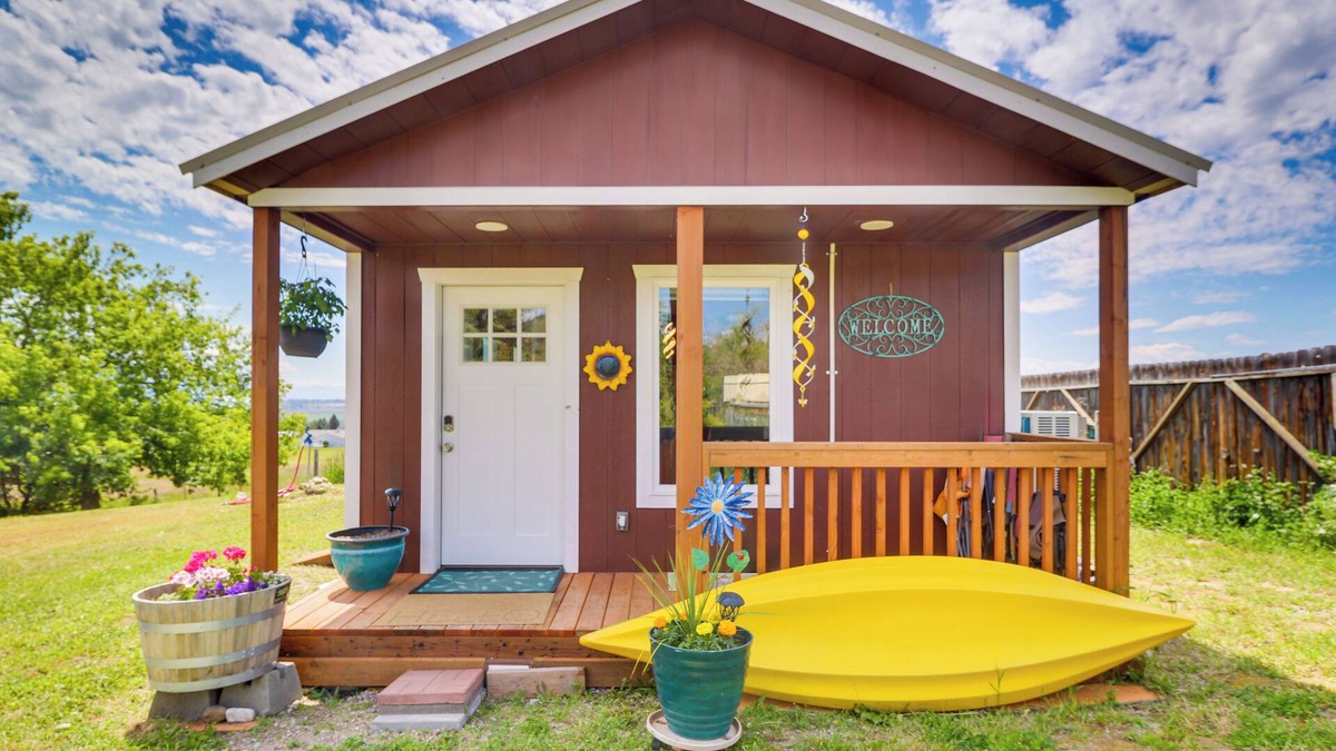 Polson Cabin | ‘Skydance Cabin’ in Polson, 5 Mi to Flathead Lake!