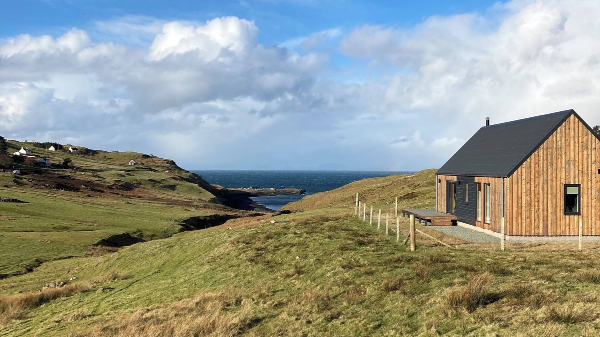 Milovaig Cottage | SKYE FALLS CHALET, family friendly, with open fire in Glendale