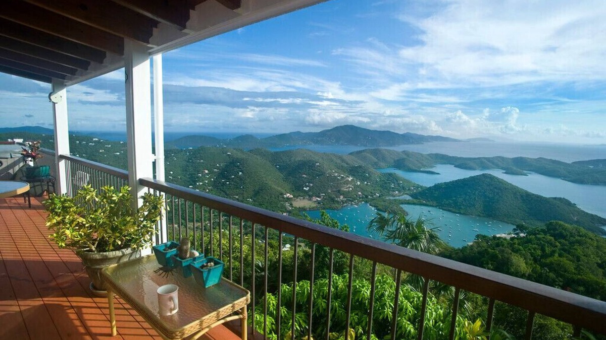 Bordeaux Mountain Villa | Skyflower~ Great Reviews, World Famous Amazing 50 mile views, private, hot tub!