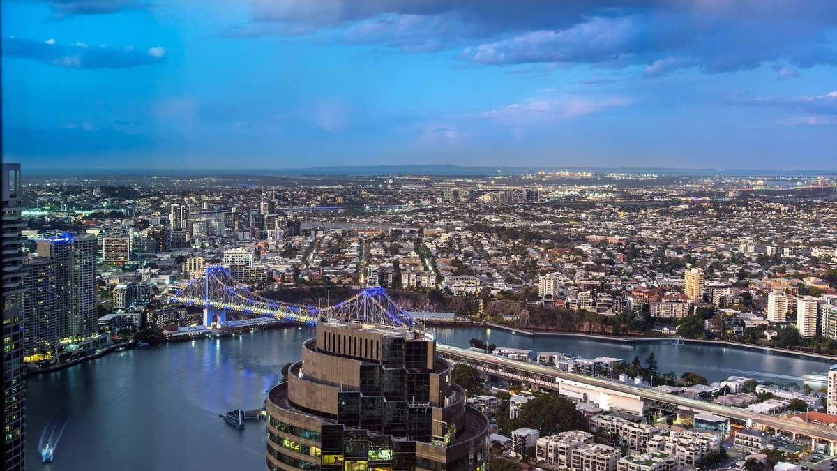 Brisbane Central Business District Apartment | SkyHigh Style ~ 2Bed/2Bath/1Car/VIEWS! ~ CBD