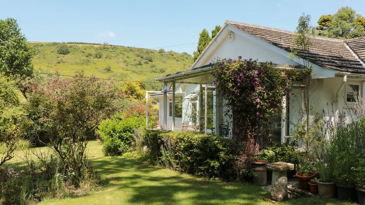 Portesham Cottage | SKYLARK, family friendly, character holiday cottage in Portesham