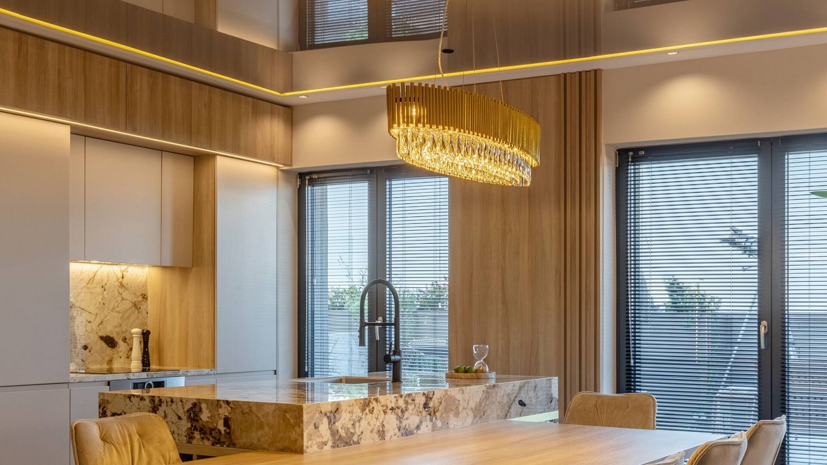 Vitan Condo | Skylight Penthouse Bucharest in Center area! Luxury, Hot tub, 360 degree views!