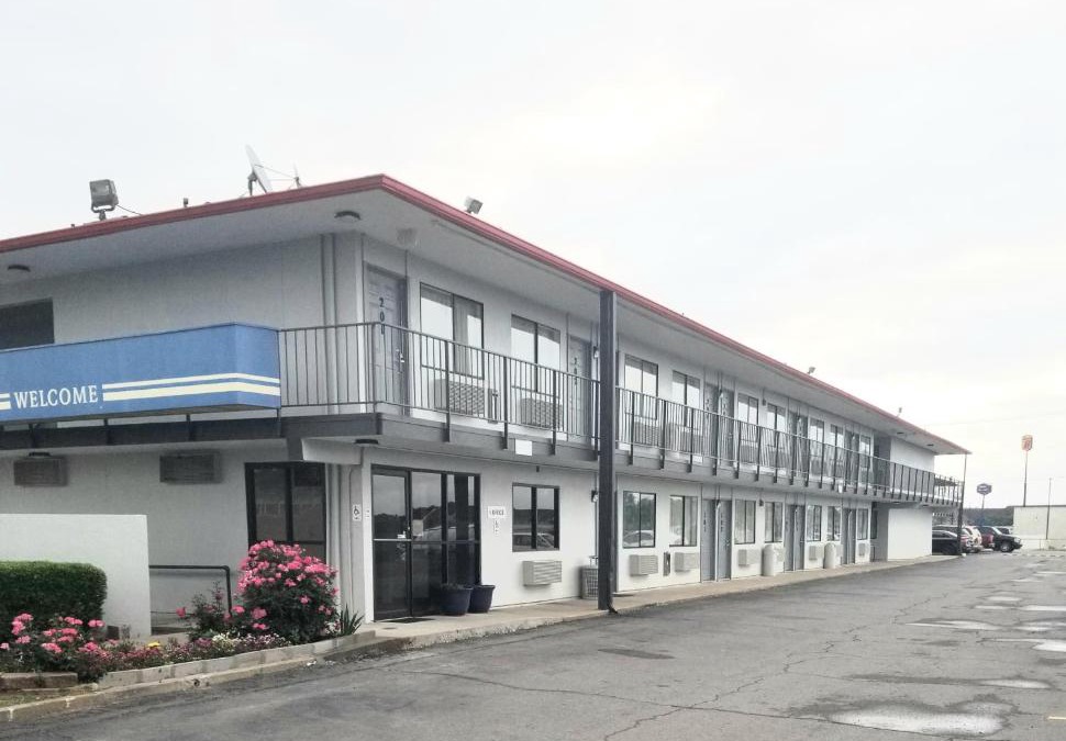 Conway Hotel | Skyline Inn