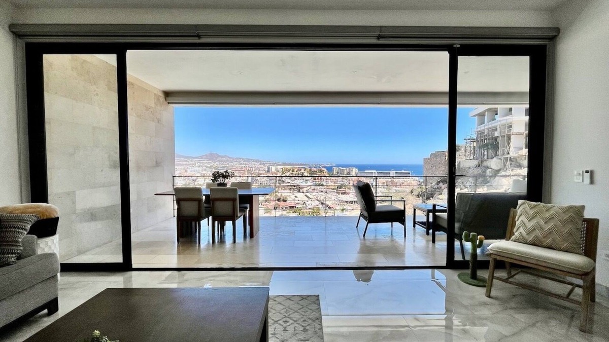 Centro Condo | Skyline & Ocean View Downtown/Pedregal Cabo