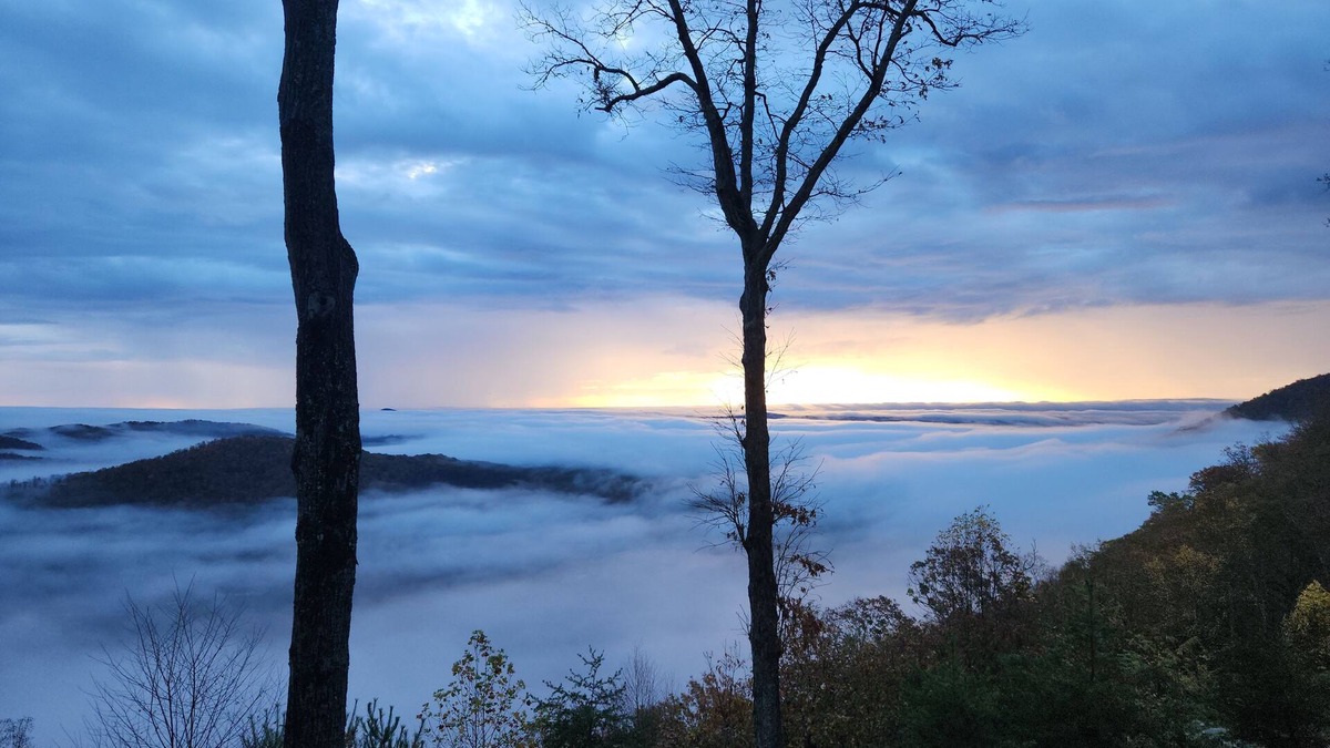 Traphill House | Skyline Serenity - Amazing views, wineries, golf, hiking, and more!