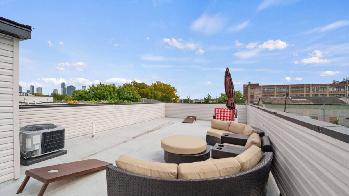 Communipaw Condo | Skyline Serenity: Luxe NYC Retreat