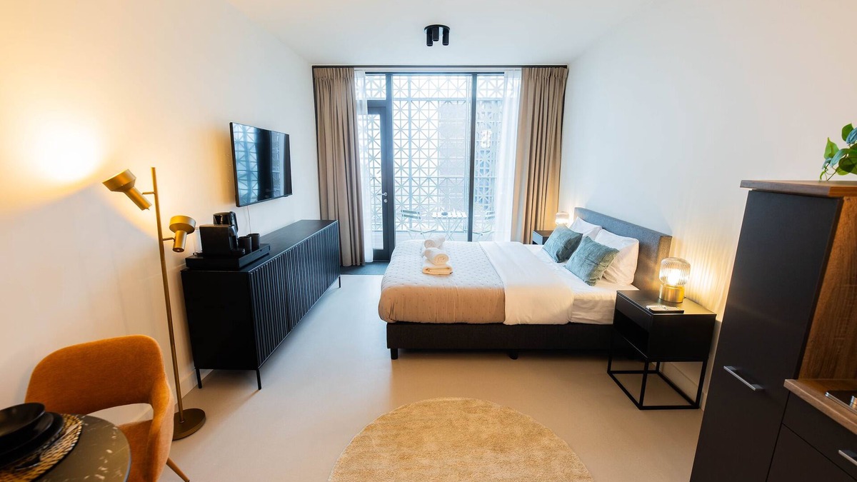 Kop van Zuid Apartment | Skyline Serenity Studio BHD
