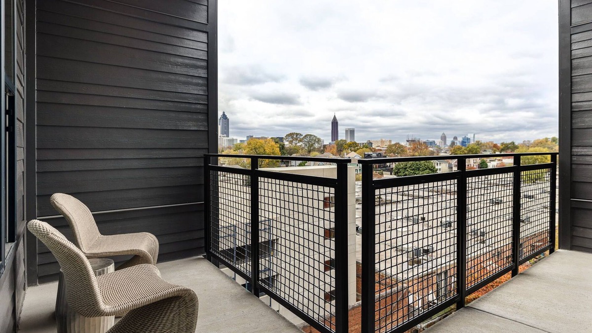 Cabbagetown Apartment | Skyline Suite by Atlanta Luxury Rentals