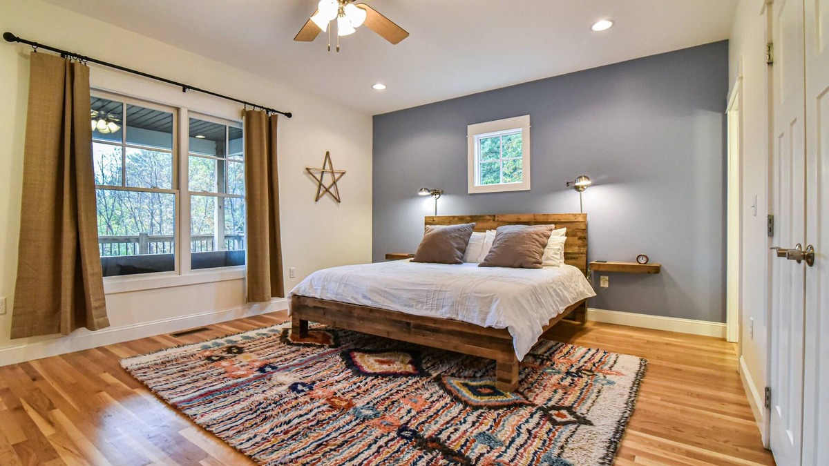 East End - Valley Street House | Skyloft – Stunning Views, Modern Space