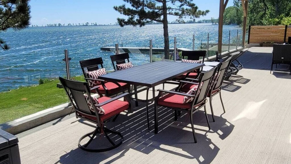 Wellington House | SkySuite on West Lake