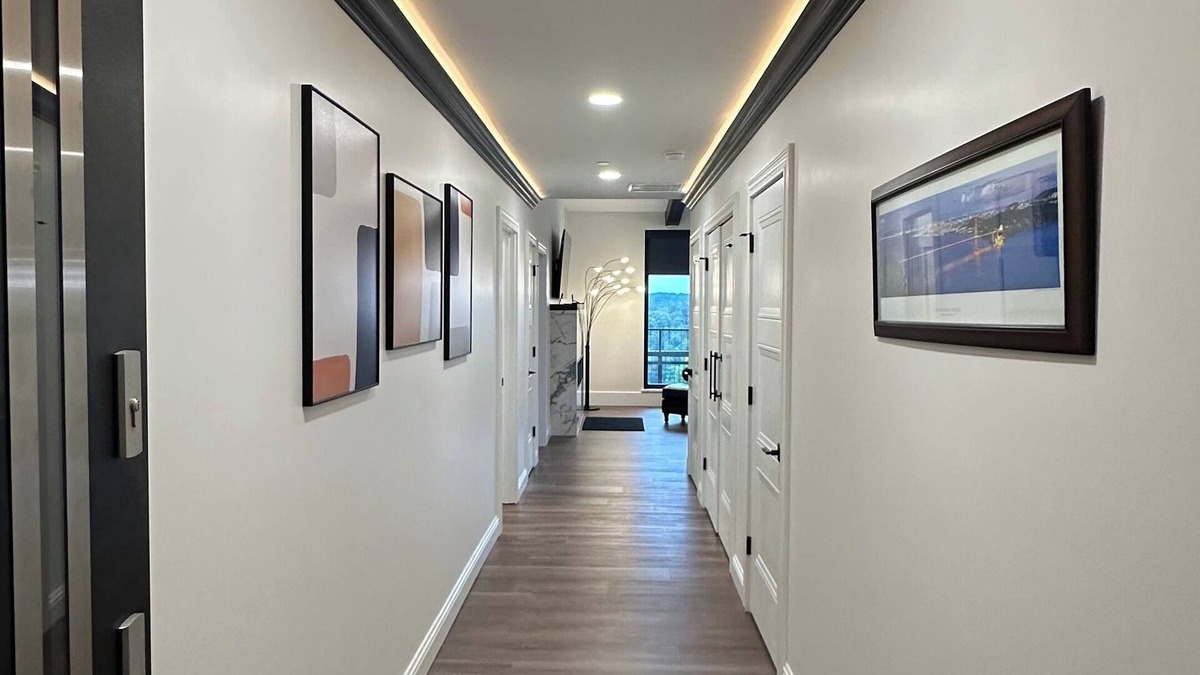 Ashland Condo | Skytower Penthouse Suite 2
