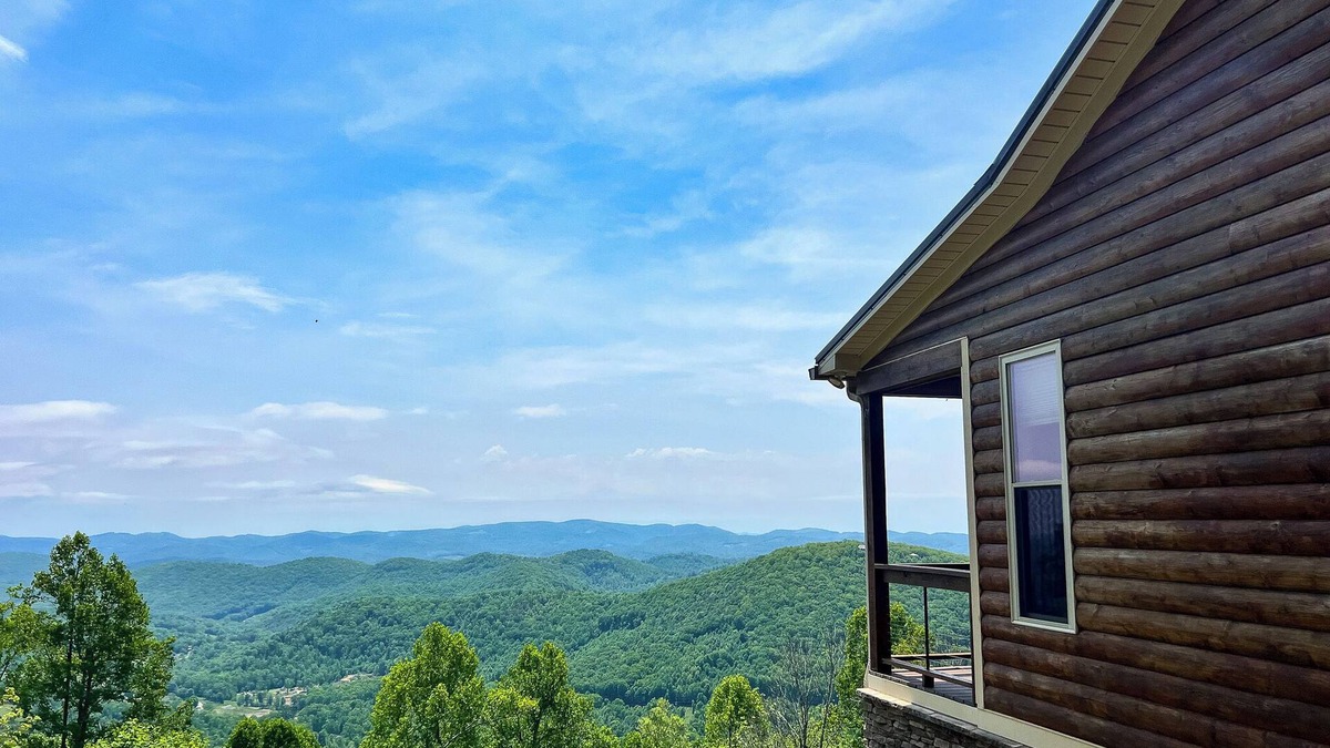 Todd Cabin | Skyview Hideaway Available Labor Day Weekend!