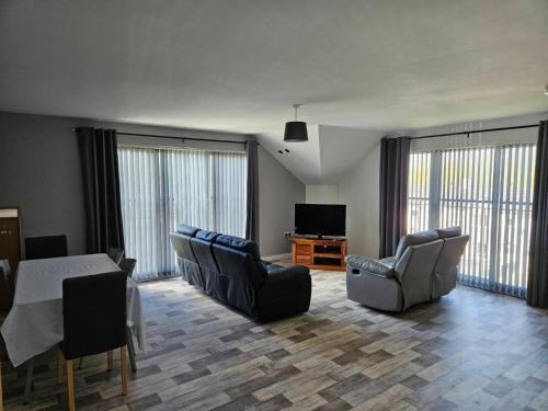 Londonderry Apartment | Skyview retreat