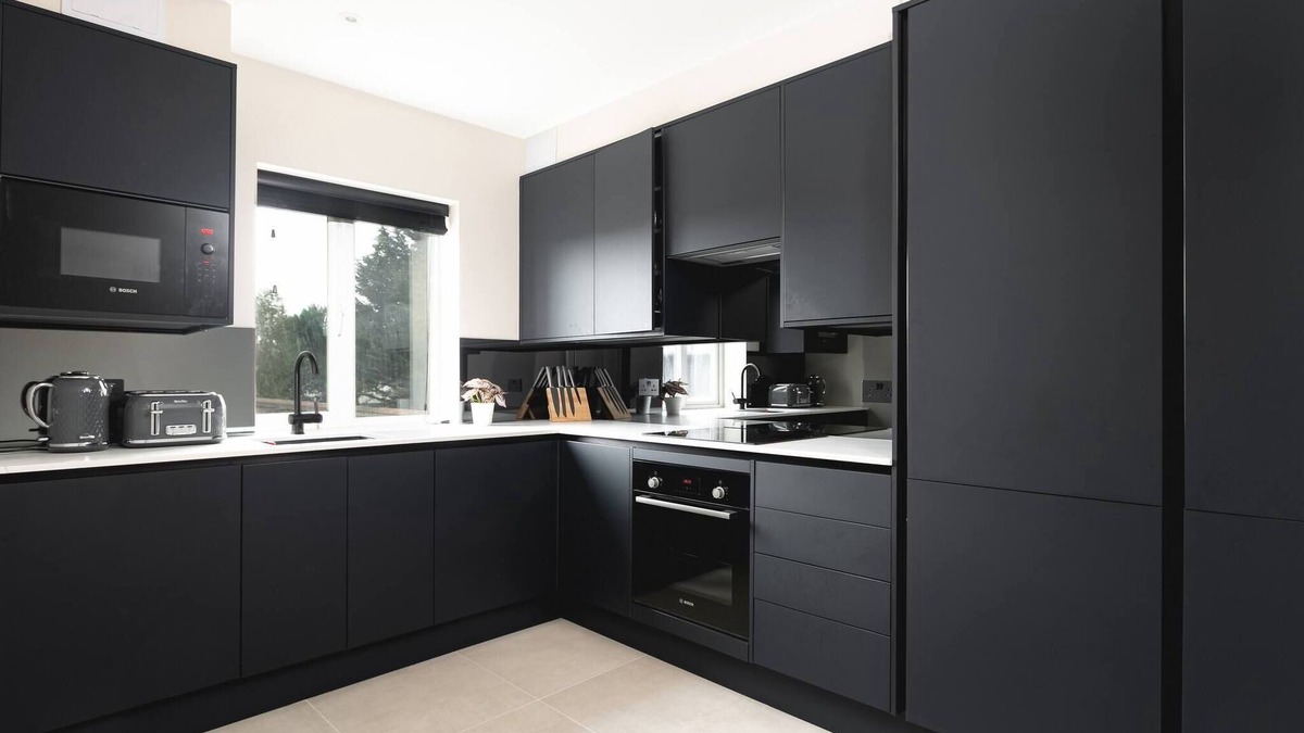 Barnet Apartment | Skyvillion -4bed Cozy Cockfosters Apt Mins To Tube