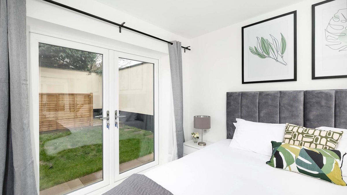 Enfield Apartment | Skyvillion -vineyard Court- Enfield 1-bed Wgarden