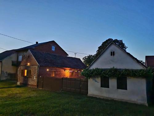 Staro Petrovo Selo Apartment | Slavonska kuća Kod Djedice 0-24 open