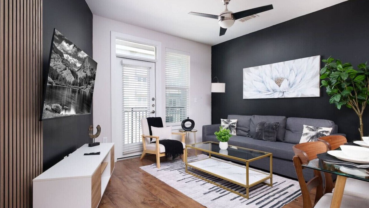 King William Apartment | Sleek 2BR w/Gym, Parking, Near King Wms&Towers