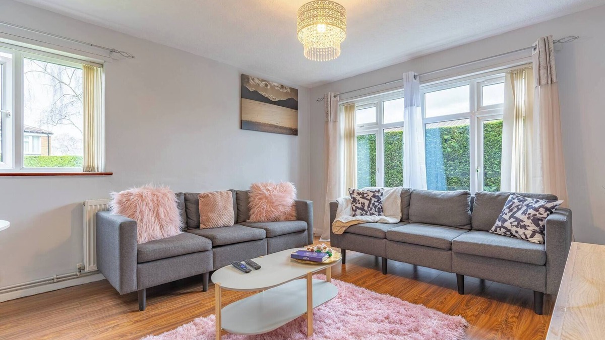 Little Hay Apartment | Sleek and Cozy 1BR Resorts World Nearby
