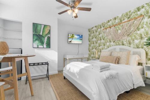 Flamingo Parks Apartment | Sleek and Cozy Studio l Freshly Renovated
