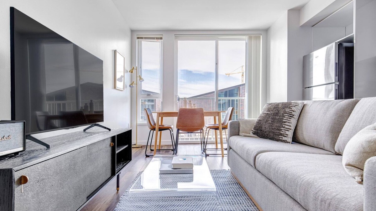 Wilburton Apartment | Sleek Bellevue 1BR w/BBQ, Gym, W/D, near Spring District, by Blueground