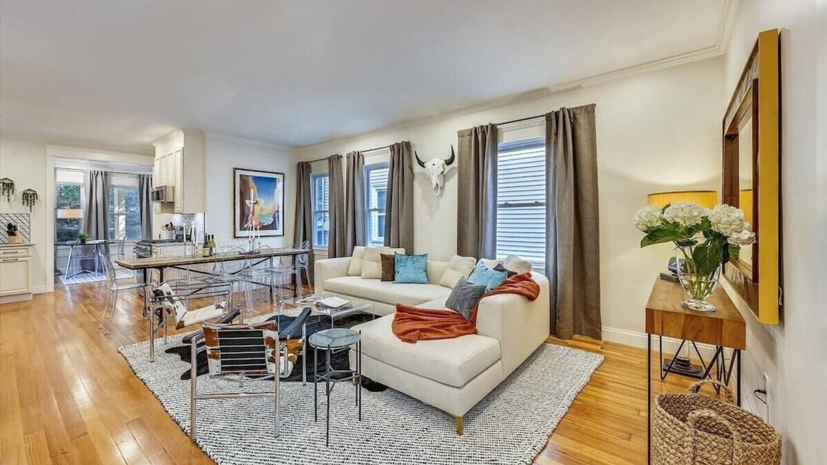 Forest Hills - Woodbourne Condo | Sleek Boston Home | Near T