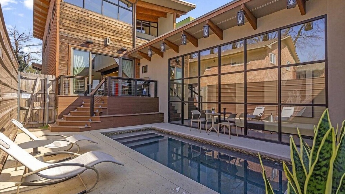 Cherry Street House | Sleek & Chic @ Cherry Street
