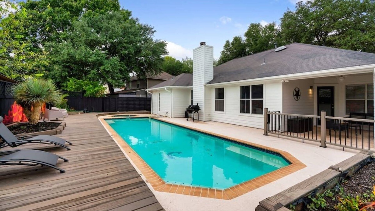 South Creek House | Sleek Designer Home: Pool, Hot Tub & Game Room