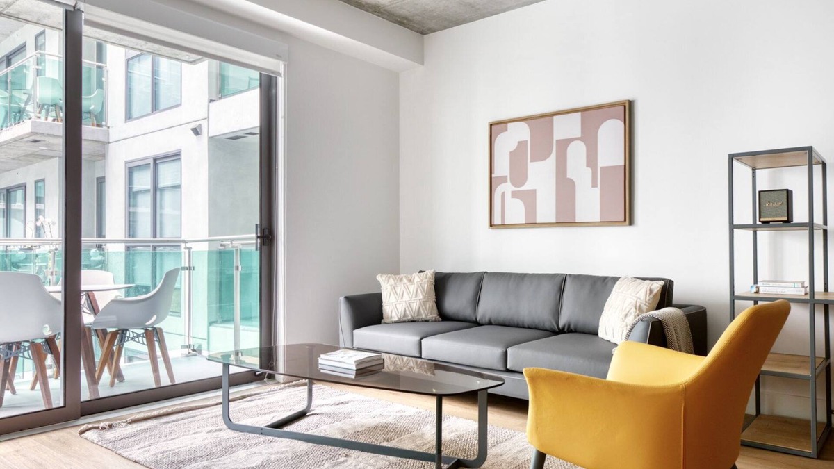 City West Apartment | Sleek Downtown 1BR w/Pool, Gym & W/D near Staples Center, by Blueground